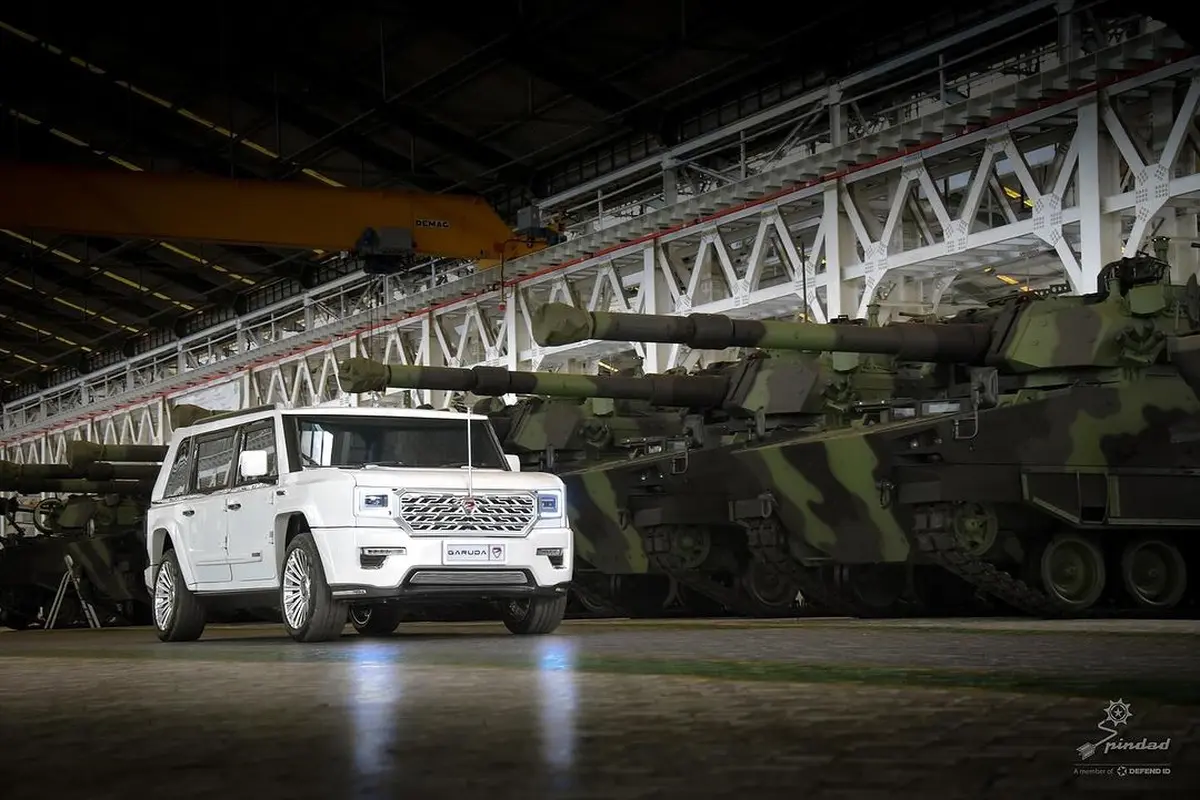 PT Pindad memperkenalkan MV3 Garuda Limousine, kendaraan khusus antipeluru khusus untuk Presiden Prabowo