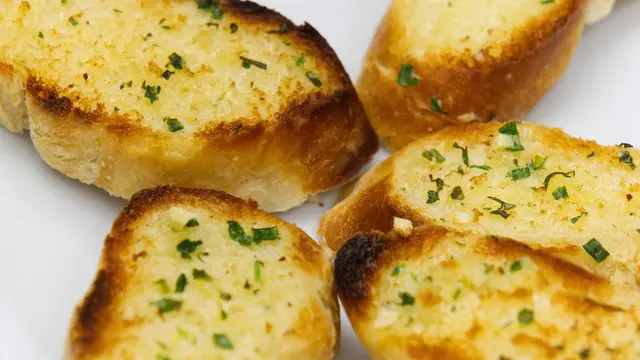 Ilustrasi Garlic Bread