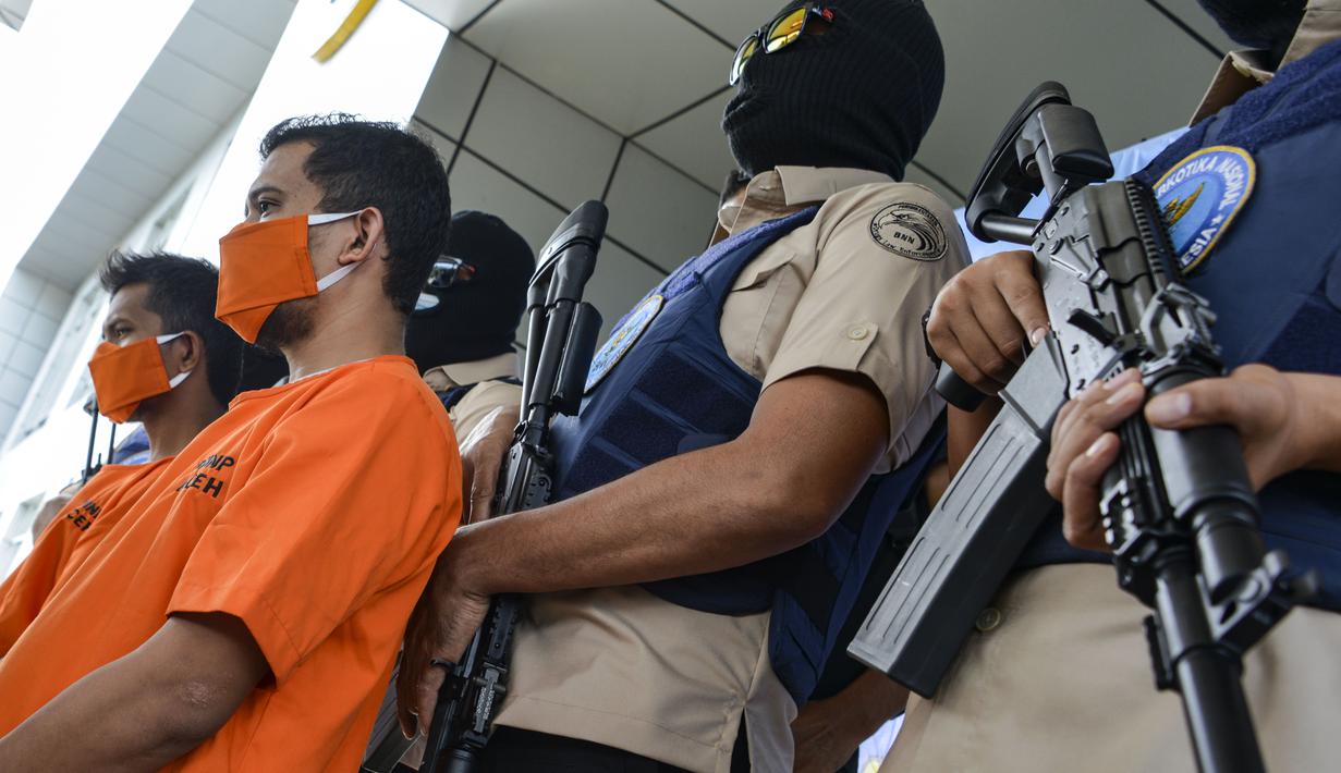 FOTO: Selundupkan Sabu, Dua Pria di Aceh Ditangkap ...