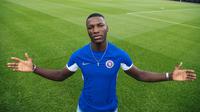 Moises Caicedo resmi berseragam Chelsea, Senin (14/8/2023). (Chelsea FC)