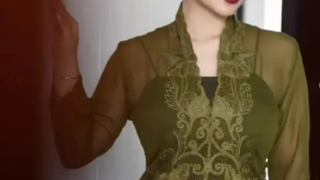 8 Potret Ariel Tatum Berbalut Outfit Etnik Modern, Visual Memikat Penuh Pesona (instagram/@arieltatum)