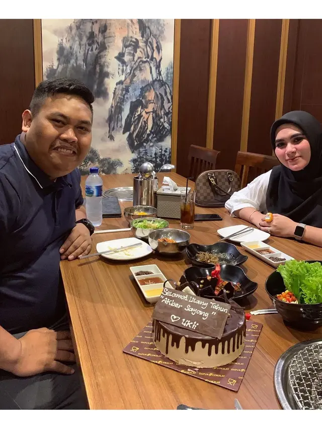 Momen Romantis Saat Selebgram Ajudan Pribadi Bersama Pacar Cantiknya