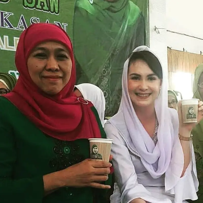 Khofifah dan Arumi Kerap Tampil Kompak dan Terlihat Bersama di Berbagai Kegiatan