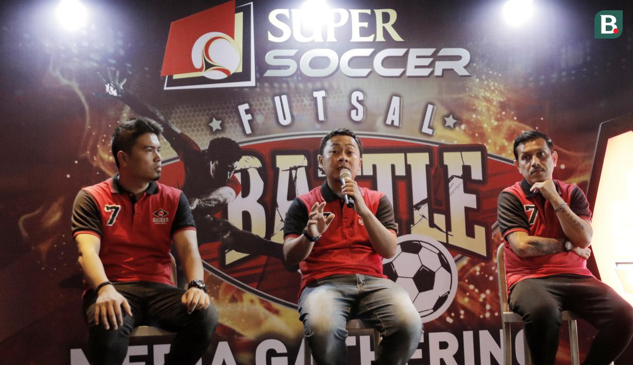 Direktur Roro Jonggrang, Joko Pramuji, memberi keterangan saat jumpa pers di Senayan, Sabtu (11/8/2018). Super Soccer Futsal Battle 2018 akan digelar mulai tanggal 18 Agustus 2018. (Bola.com/M Iqbal Ichsan)