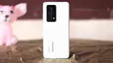 Bodi belakang Huawei P40 Pro Plus (Liputan6.com/ Agustin Setyo W)