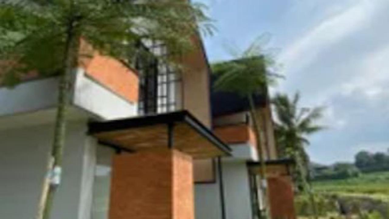 <b>Lenirra Villa &amp; Resto Glamping</b>