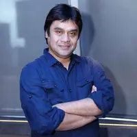 Sebelumnya, juara Rissing Star, Indah Nevertari juga telah bekerja sama dengan Dwiki terlibat kerjasama lagu religi berjudul Dua Pertiga Malam. (Nurwahyunan/Bintang.com)