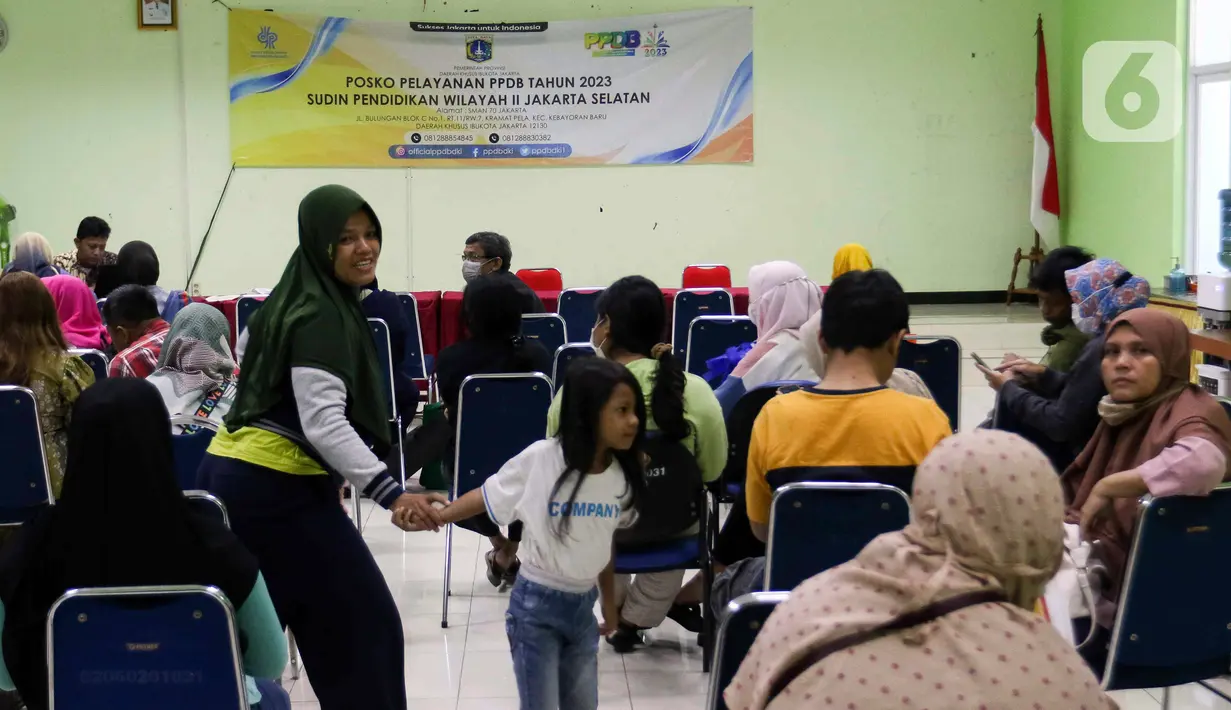 Aktivasi akun menjadi tahap penting karena setelah akun Calon Peserta Didik Baru (CPDB) sudah aktif, maka dapat langsung memilih sekolah tujuan. (Liputan6.com/Herman Zakharia)