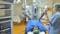 Bedah Robotik di Indonesia Paling Murah Dibanding Negara Lain