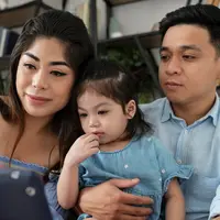 Menghadapi perilaku anak seperti memukul, berteriak, atau menolak arahan sering kali membuat orangtua berada di posisi serba salah. Di satu sisi ingin bersikap tegas, di sisi lain tidak ingin merusak kedekatan emosional dengan anak. (foto/dok: freepik)