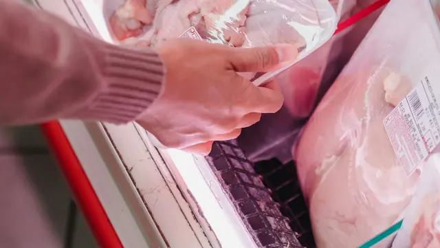 Perhatikan Warna Daging