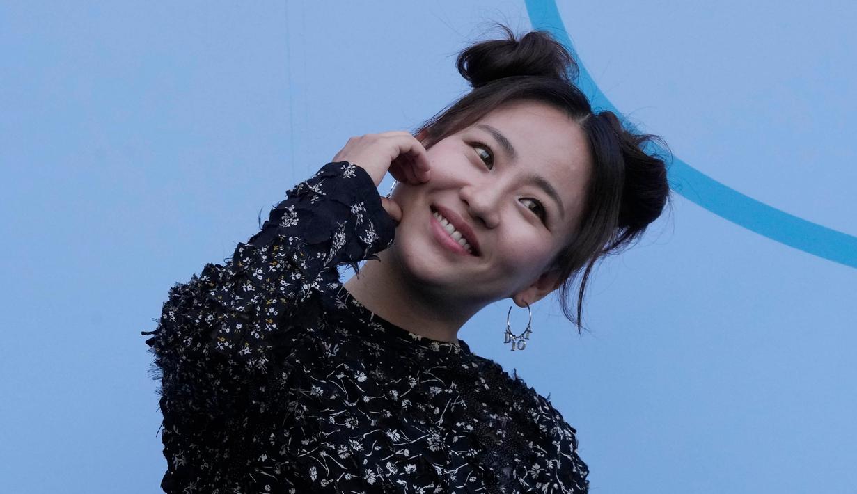 Penyanyi K-Pop Korea Selatan Jo Hyun Ah berpose selama Seoul Fashion Week di Dongdaemun Design Plaza di Seoul, Korea Selatan, Selasa, 5 September 2023. (AP Photo/Ahn Young-joon)