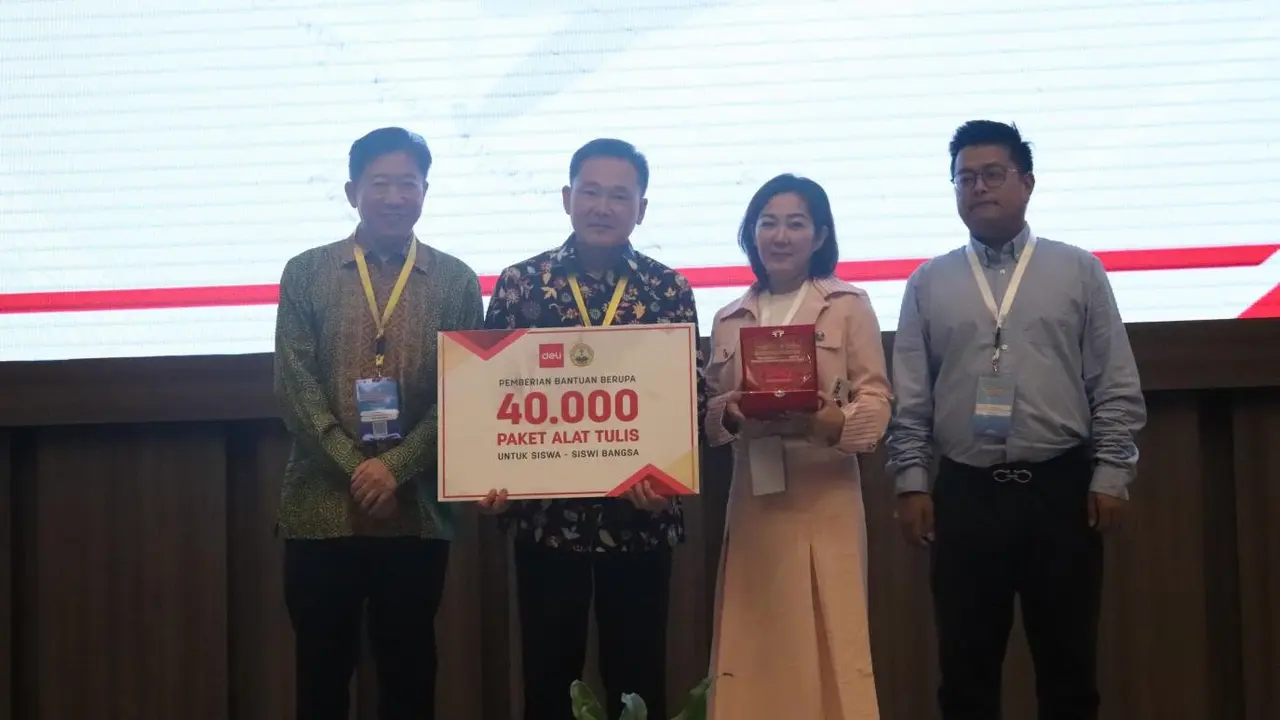 pembagian alat tulis