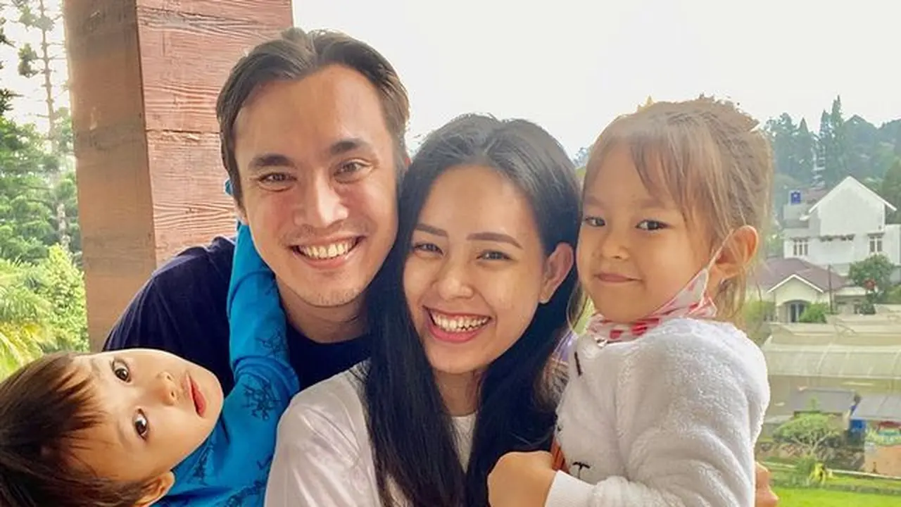 Rendy Kjaernett dan Lady Veronica Nayoan