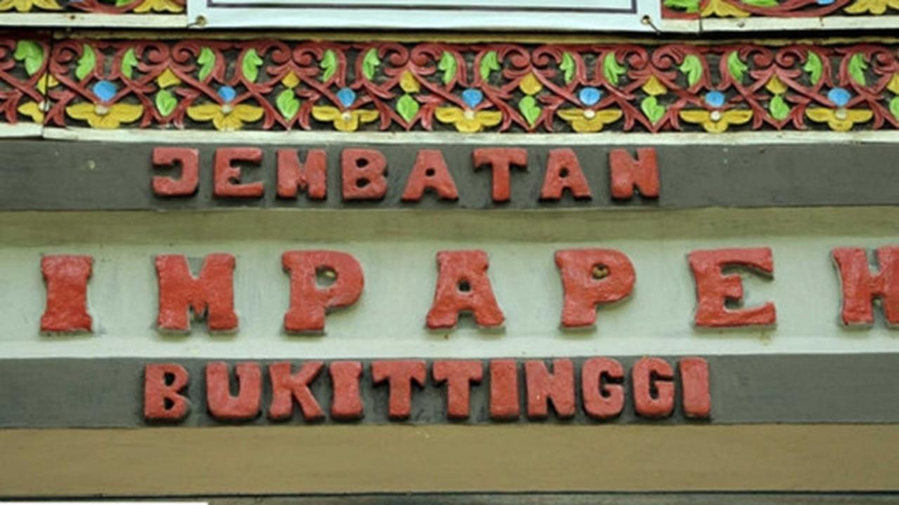 Jembatan Limpapeh, tempat favorit wisata di Bukittinggi