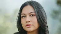 Clara Riva Suguhkan Balada Pop Inspiratif untuk Para Wanita Tangguh Lewat Single Terbaru Berjudul Alasan Klasik