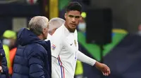 Liga Inggris: Manchester United Cemas Menanti Perkembangan Cedera Raphael Varane