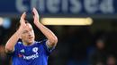 1. John Terry, bek legendaris Chelsea itu sudah memasuki usia senja. Penampilannya musim ini jauh menurun, bahkan kerap menjadi penghangat bangku cadangan The Blues. (AFP/Glyn Kirk)