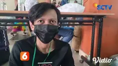 Pekerja Migran yang baru saja tiba di Indonesia menjalani karantina di Asrama Haji Sukolilo, Surabaya, Jawa Timur. Nampak terlihat sebagian pekerja migran, tidur di lobi Asrama Haji sembari menjaga barang bawaan masing-masing.
