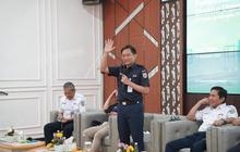 Fakta Unik Kunjungan Kerja: Dirut KAI Tinjau Madiun, Pastikan Layanan Optimal dan Bahas Pemesanan Kereta Baru