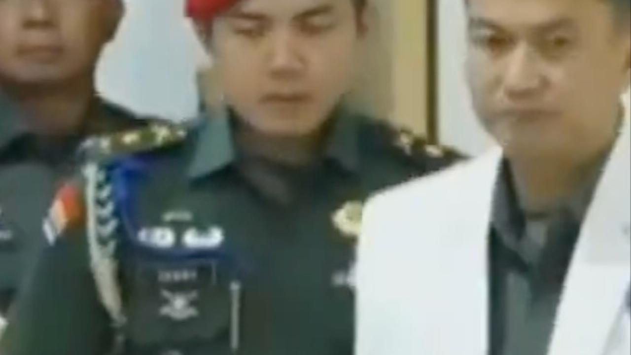 6 Fakta Sosok Dokter Gunawan Rusuldi yang Ditegur Mayor Teddy saat Bersama Jokowi, Ternyata Eks Baret Merah