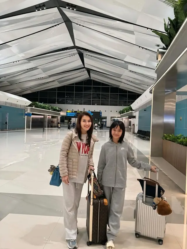 Ayu Ting Ting dan Keluarga Rayakan Momen Pasca Lebaran dengan Liburan ke Osaka (Instagram/@ayutingting92)