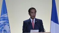 Jokowi juga menyampaikan belasungkawa atas tragedi teror Paris yang terjadi beberapa waktu lalu.