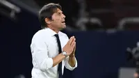 3. Antonio Conte – Pria asal Italia ini telah berhasil mempersembahkan gelar juara bagi Juventus dan Chelsea. Prestasi tersebut membuat Inter Milan menunjuknya sebagai juru taktik untuk mengembalikan masa kejayaan La Beneamata. (AP/Luca Bruno)