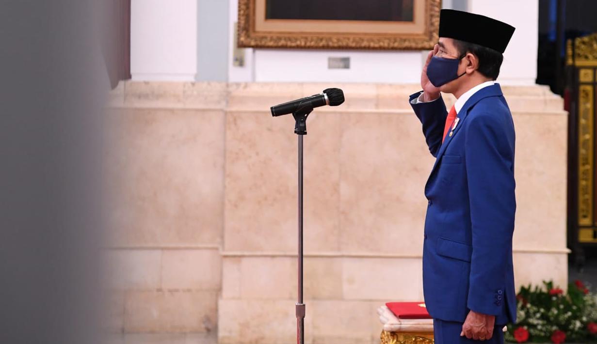 Presiden Joko Widodo atau Jokowi memimpin upacara Pengukuhan Pasukan Pengibar Bendera Pusaka (Paskibraka) di Istana Negara, Jakarta, Kamis (13/8/2020). Sebanyak 8 anggota Paskibraka akan bertugas pada upacara HUT ke-75 Kemerdekaan RI. (Foto: Lukas - Biro Pers Sekretariat Presiden)