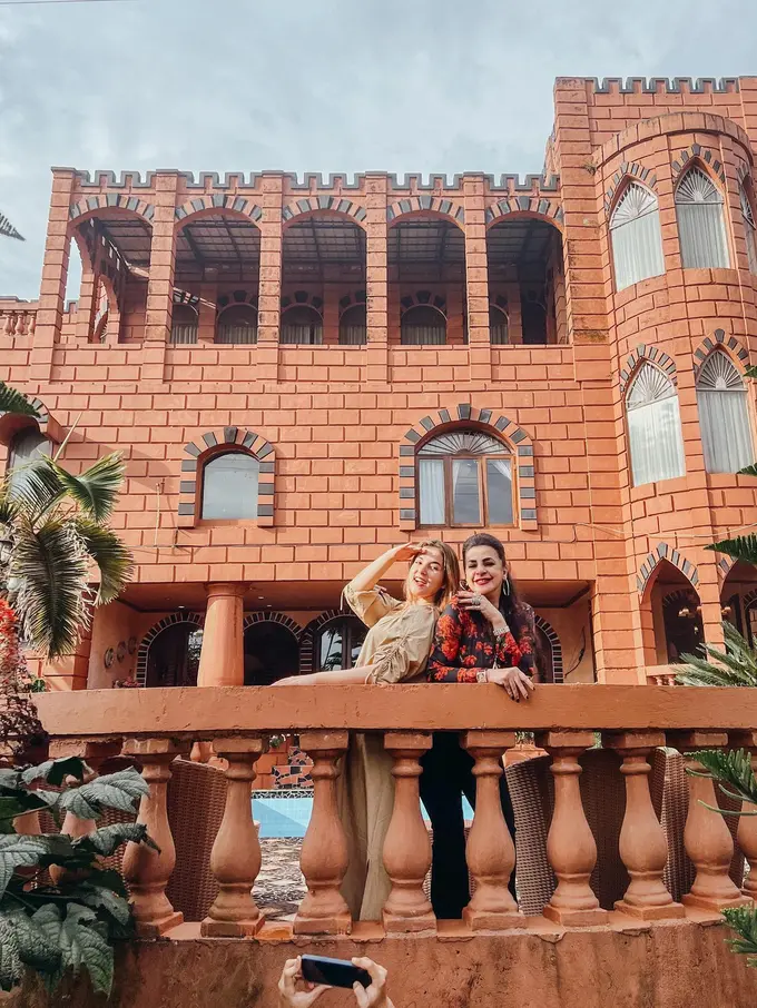 Rumah ibu Tasya Farasya seperti istana timur tengah