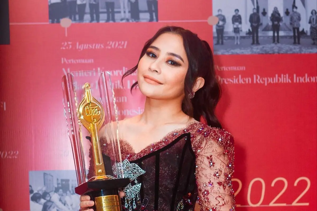 Parade kebaya artis di FFI 2023