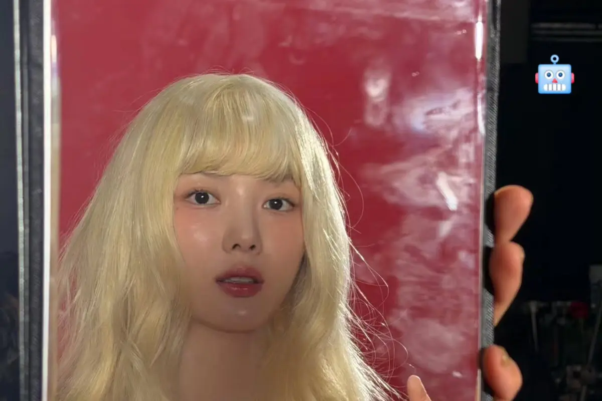 Kim Yoo Jung Tampil Manglingi dengan Rambut Blonde di Pemotretan Terbaru