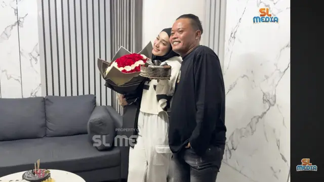 Sule Rayakan Ultah Santyka Fauziah ke-30