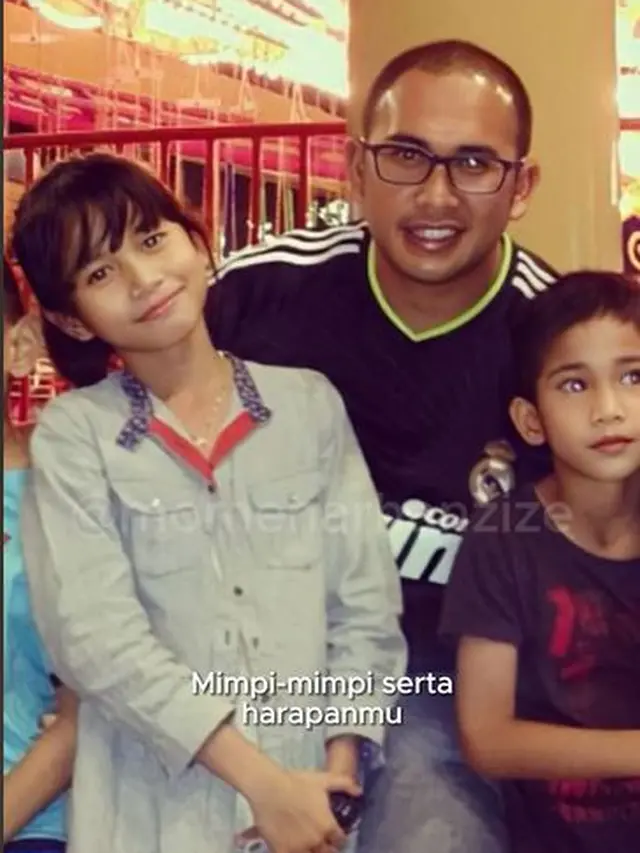 6 Foto Lawas Azizah Salsha Kecil Bersama Ayahnya, Andre Rosiade Muda Curi Perhatian