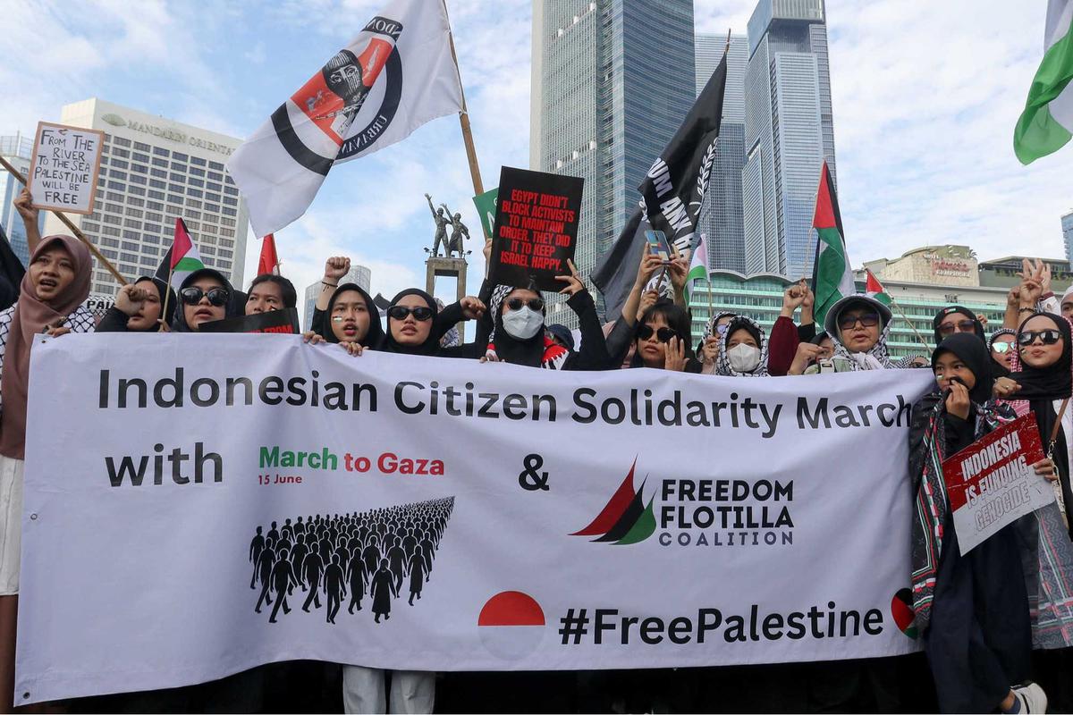 FOTO: Aksi Solidaritas Gerakan Global March to Gaza di Bunderan HI