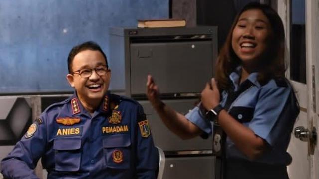 Aksi komika Kiky Saputri meroasting Anies Baswedan viral (https://twitter.com/aniesbaswedan/status/1458419247483219969)