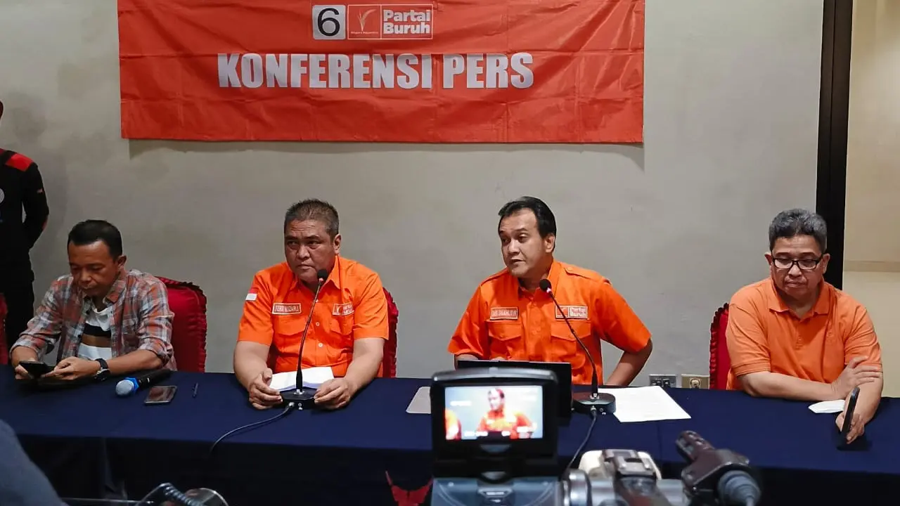 Pengurus DPP Partai Buruh saat menggelar konferensi pers. (Istimewa)