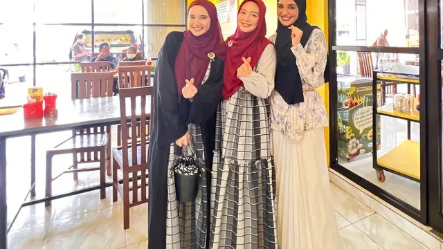 Reuni Shireen Sungkar dan Nuri Maulida di Lampung bikin netizen teringat Cinta Fitri (Foto: Instagram nurimaulida)