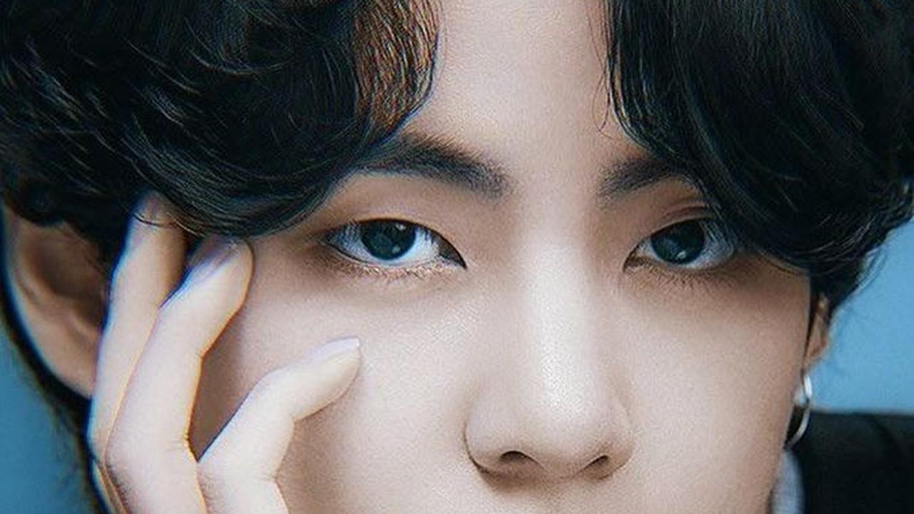 "For Us," lagu terakhir dalam album ini, mengusung genre pop R&B dan meninggalkan kesan abadi di seluruh album. Sebagai epilog, lagu ini akan membangkitkan emosi yang mendalam dengan vokal V dan lirik yang unik.