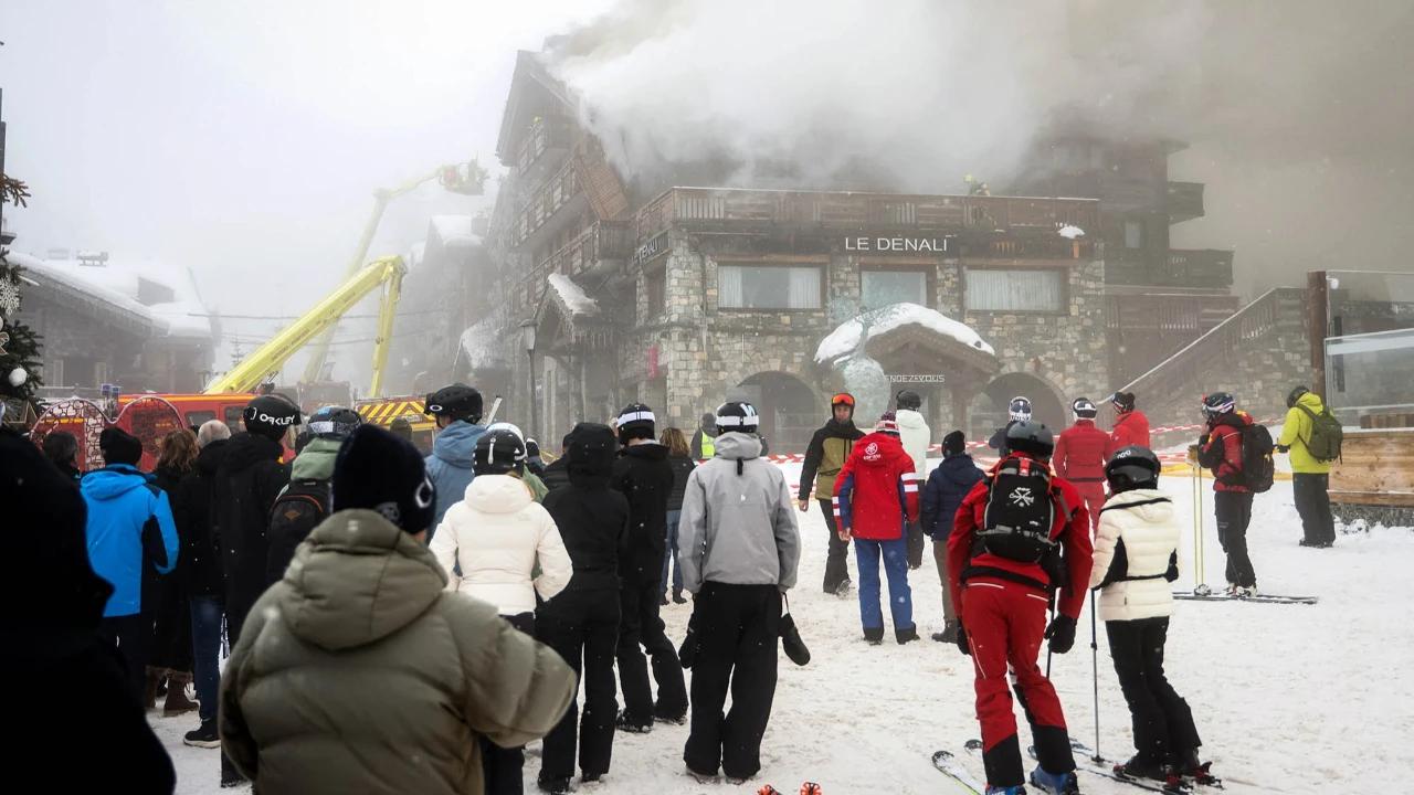 FOTO: Kebakaran Hebat Hanguskan Hotel Super Mewah di Courchevel Alpen Prancis