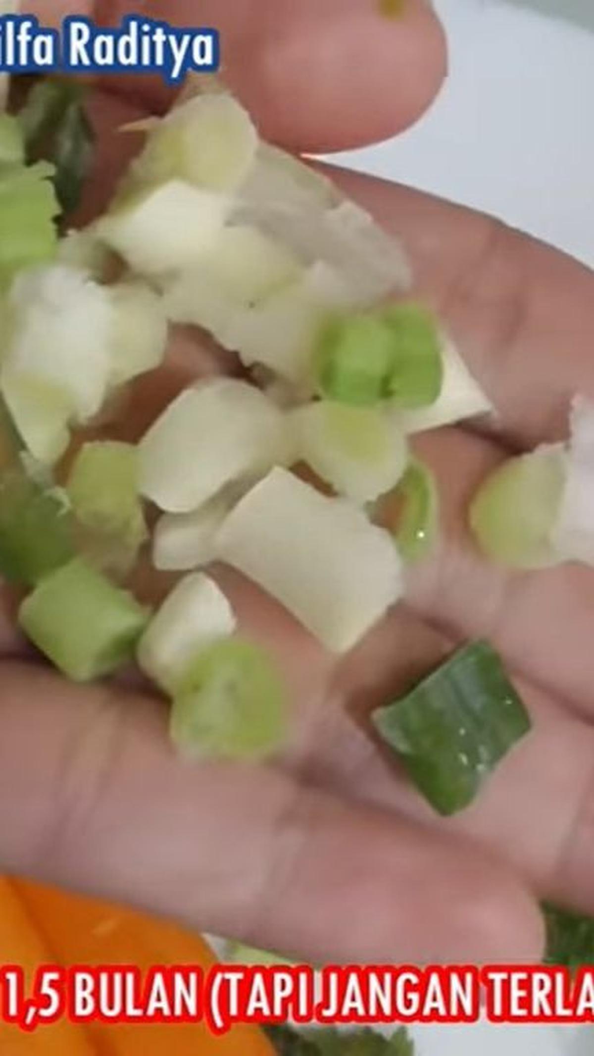 Keluarkan Daun Bawang
