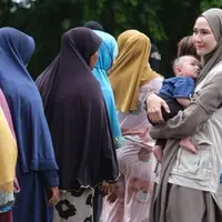 Aksi Zaskia Adya Mecca Gelar Kajian untuk Warga Tunanetra (credit: instagram/zaskiadyamecca)