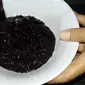 Hanya 12 Menit, Ini Cara Cepat Rebus Ketan Hitam Agar Empuk Tanpa Direndam (YouTube/Boyu's Kitchen)