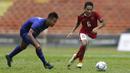 Gelandang Timnas Indonesia, Evan Dimas beraksi saat melawan Thailand di gelaran SEA Games 2017 yang berlangsung di Stadion Shah Alam, Malaysia (Bola.com/Vitalis Yogi Trisna)