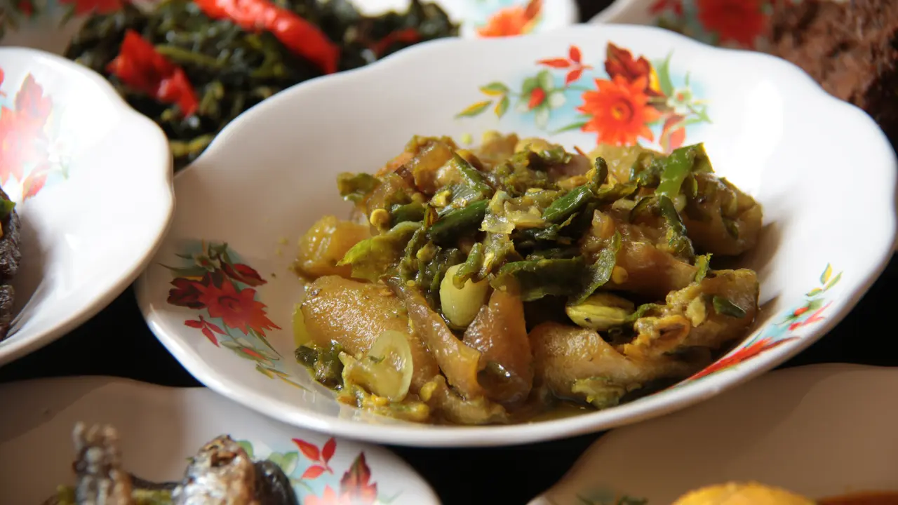 Oseng kikil