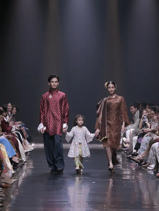 Puspa Senandika, Cara Didiet Maulana Berbicara Lewat Bunga di 95 Koleksi Busana