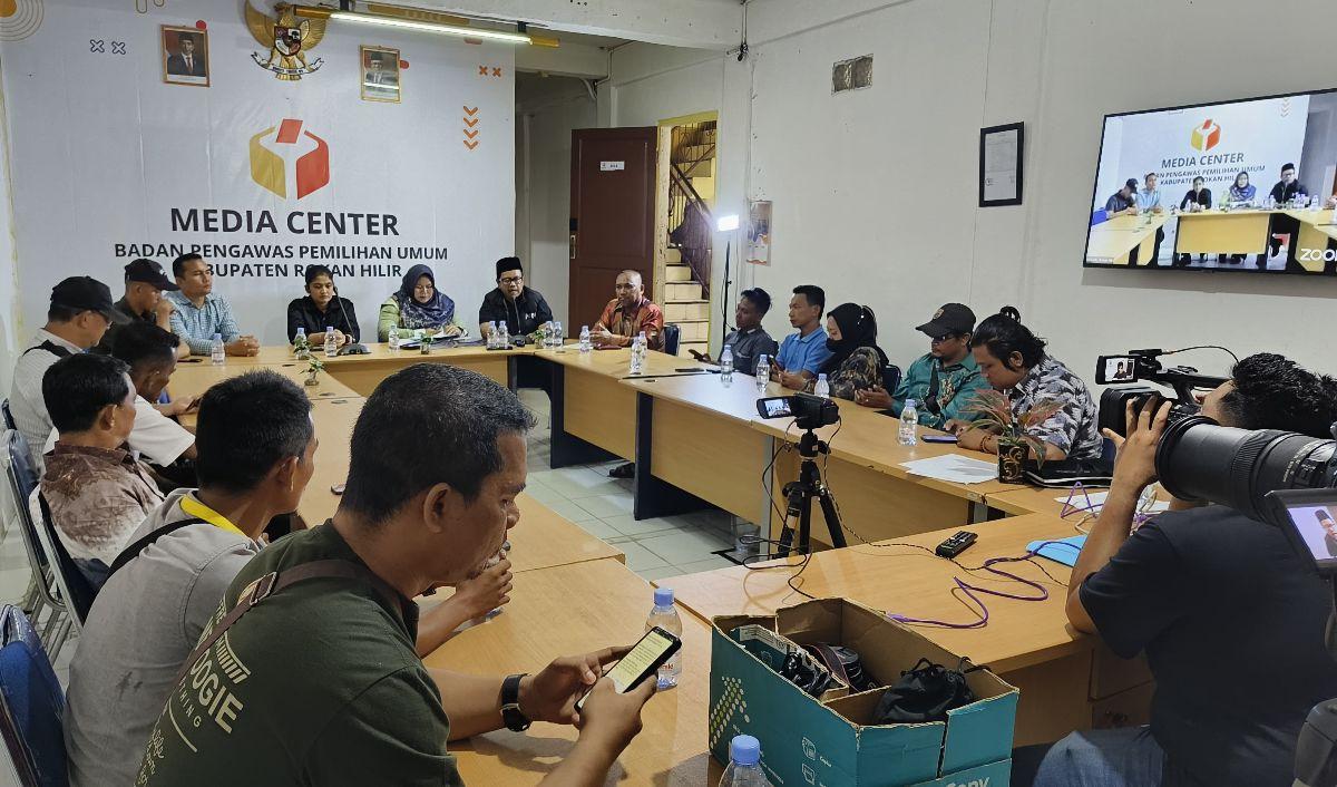 Polisi yang tergabung dalam Sentra Penegakan Hukum Terpadu (Gakkumdu) menindaklanjuti laporan tersebut.<br>