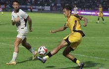 Madura United Rekrut Rifqi Ray, Siap Perkuat Lini Serang Laskar Sape Kerrab Musim Depan