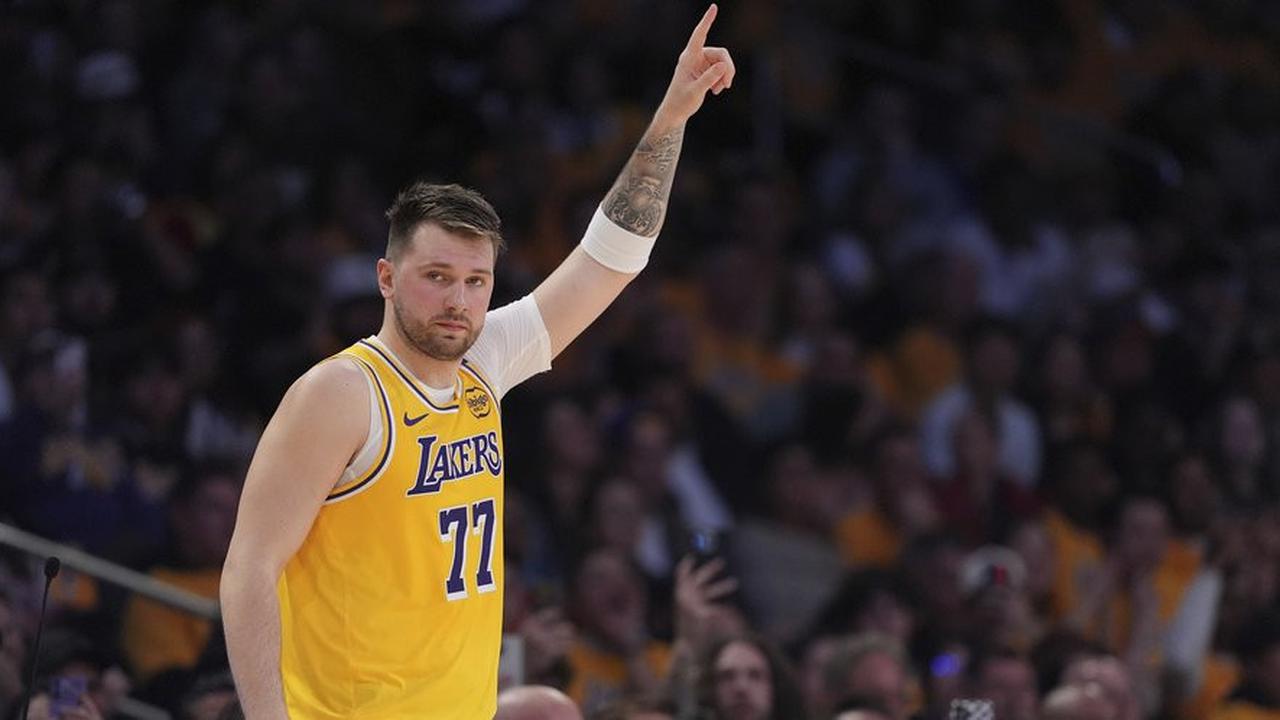 Doncic Debut! Lakers Hancurkan Jazz 132-113