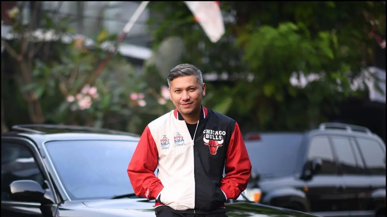 Artis Hobi Koleksi Mobil Klasik